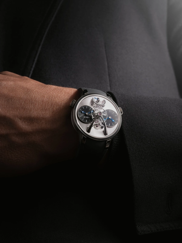 LM1 EVO Titanium Wrist Shot 2