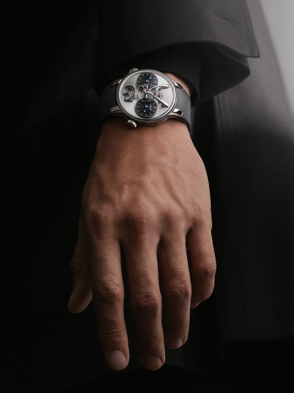 LM1 EVO Titanium Wrist Shot 1