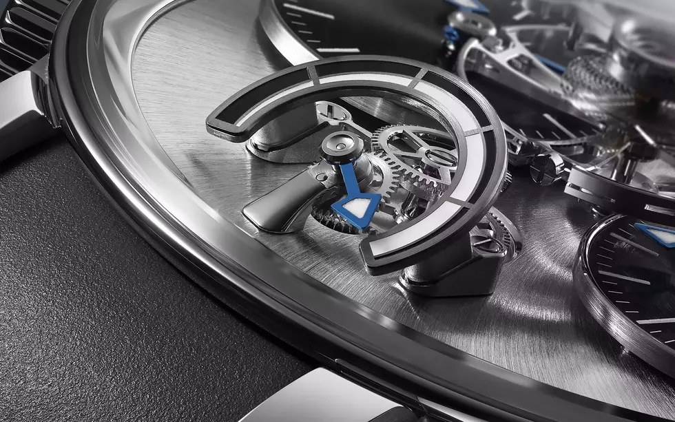 60 HOURS, NOW ON AN INCLINED DIAL LM1 EVO Titanium Beauty Shot 2